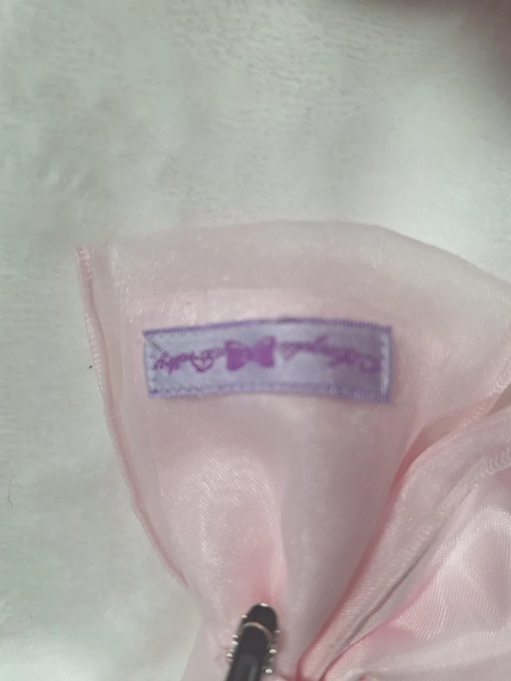 Angelic Pretty Soft Pink Sheer Ribbon Cross Hair Clip | Classic Lolita